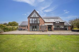 THE HAWTHORNS- click for photo gallery